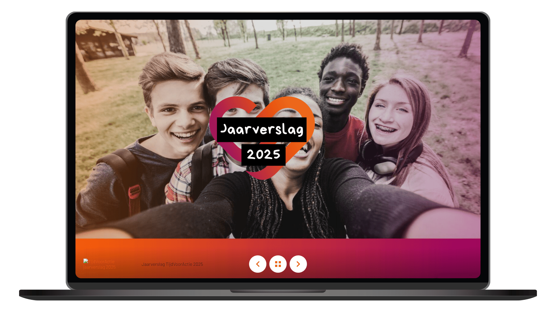 Online jaarverslag 2025 van TijdVoorActie op een laptop, homepage